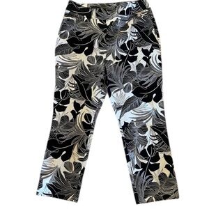 Chicos, ladies, black and white Capri pants size 6 excellent condition